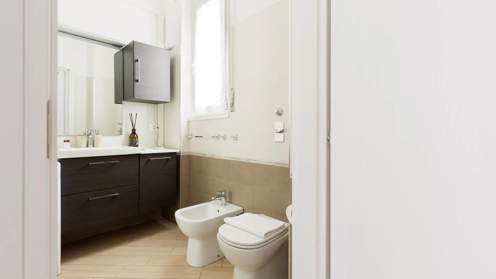 Milan Savona Area Bright Studio X3 0*,